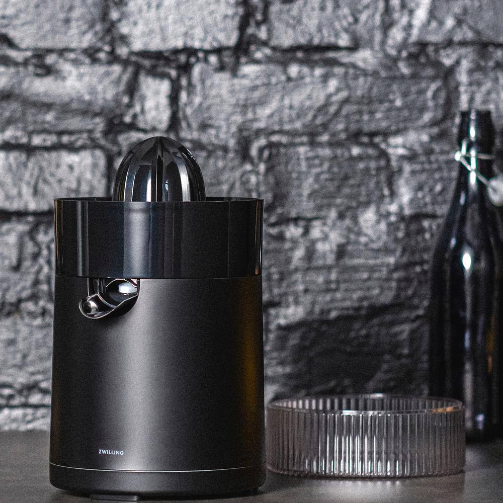 Black Electric Citrus Juicer with Pulp Control