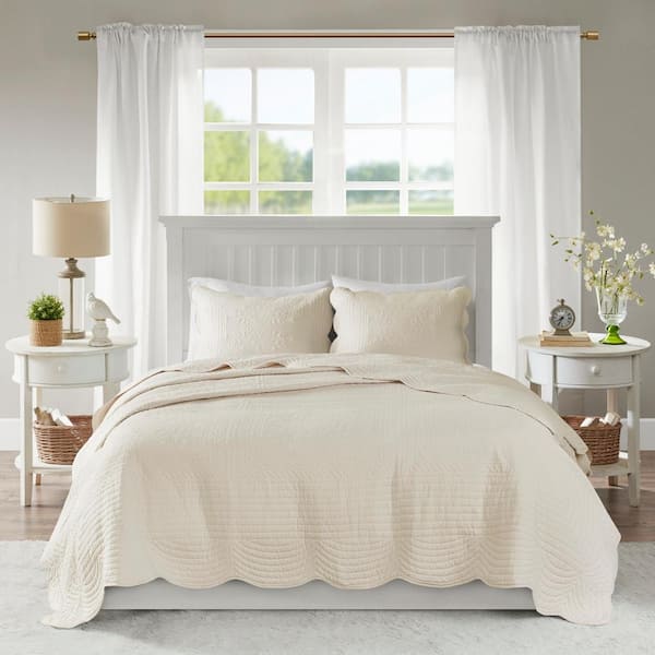 Madison Park Marino 3-Piece Cream Reversible Scalloped Edge Microfiber King/Cal King Quilt Set