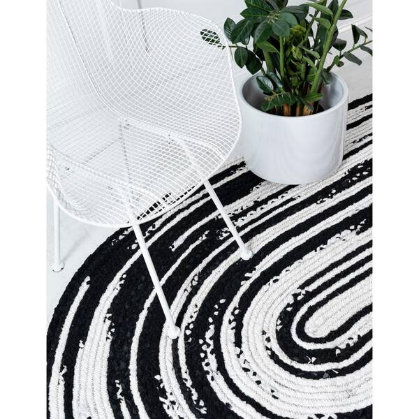 https://images.thdstatic.com/productImages/7fc7cced-8398-4678-9b6b-1c458cea1171/svn/black-unique-loom-area-rugs-3142871-44_600.jpg