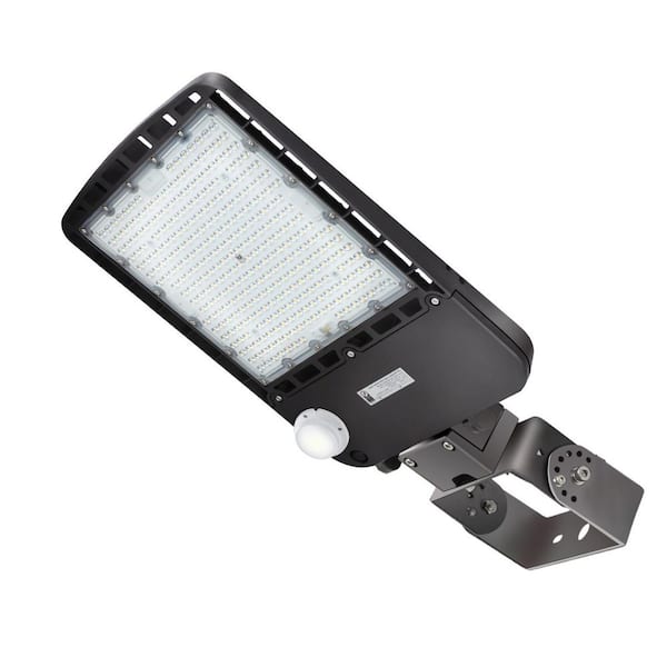 1500-Watt Equivalent Integrated LED Parking Lot Area Light, Dusk to Dawn With Trunnion Mount, Up To 39000 Lumens 5000K