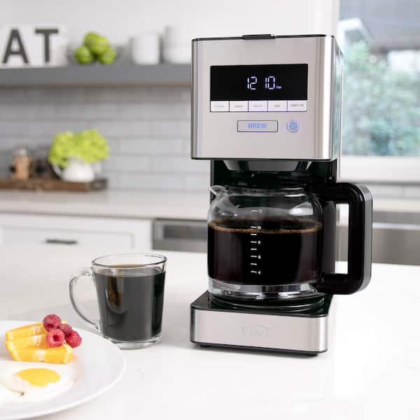 https://images.thdstatic.com/productImages/7fd3e697-494e-4bfd-a38c-be3fa21d296c/svn/silver-black-drip-coffee-makers-e23033-c3_600.jpg