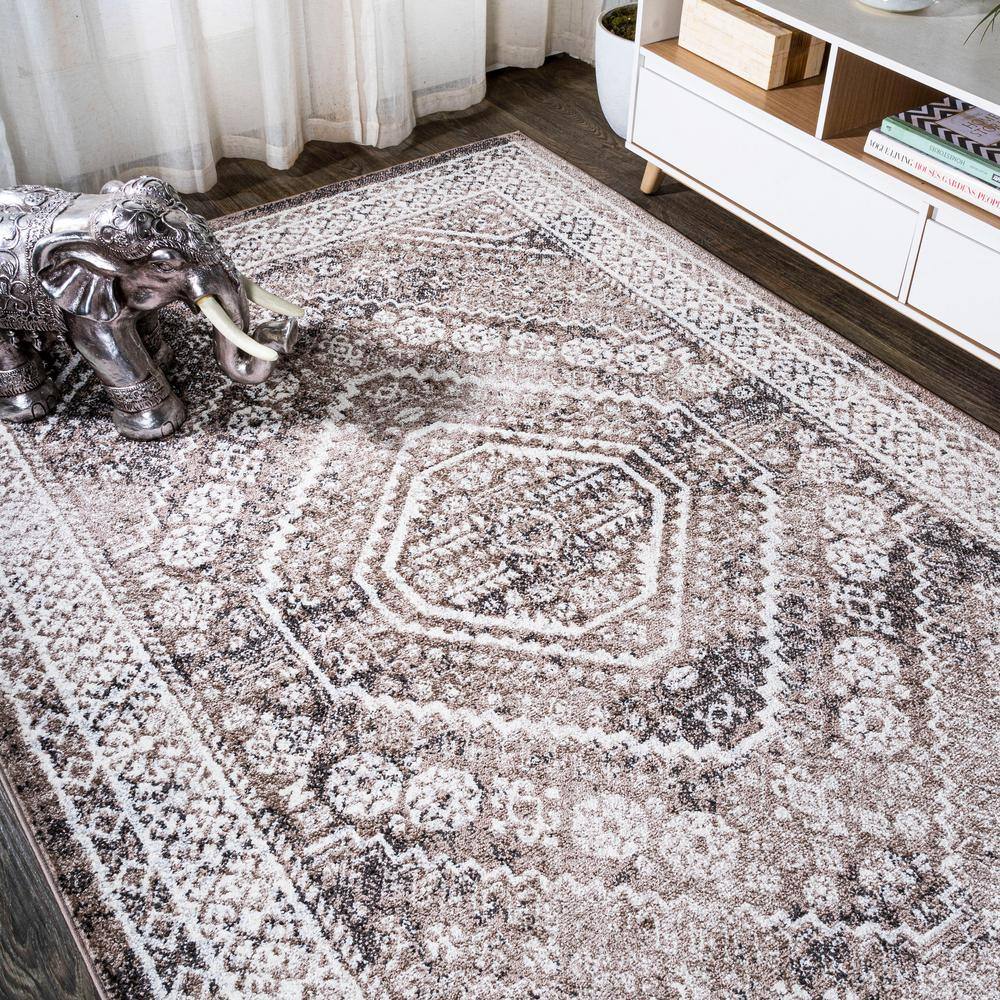 Bohemian Bliss Brown/Ivory Medallion 8'x10' Easy-Care Area Rug
