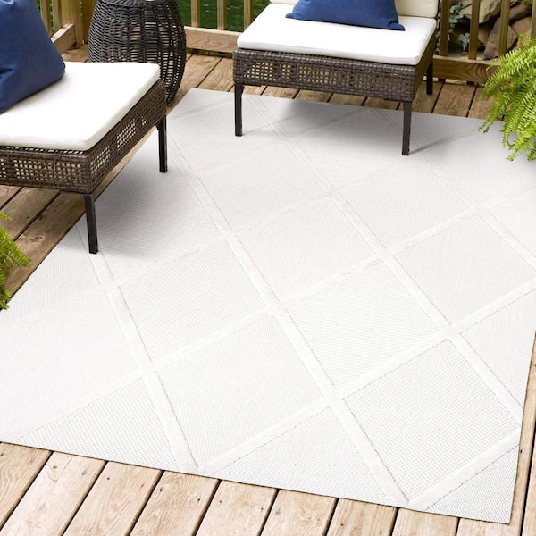 Salines Diamond Trellis Ivory 8 ft. x 10 ft. Indoor/Outdoor Area Rug