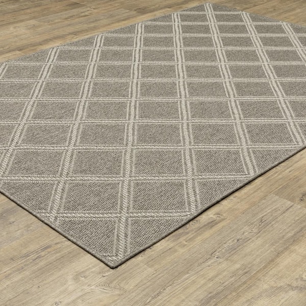 Cliffs Gray 10 ft. x 13 ft. Lattice Geometric Polypropylene Indoor/Outdoor Area Rug