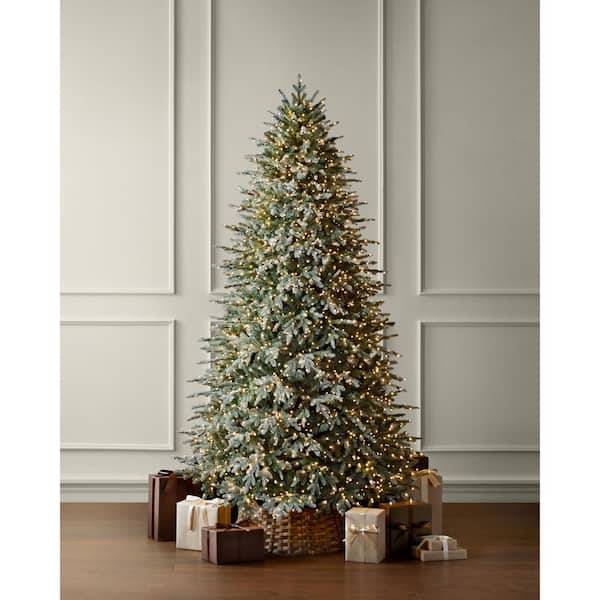 9 ft SMART Grand Duchess Twinkling Balsam Fir Flocked LED Pre-Lit Tree
