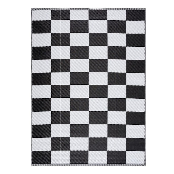 California Black and White 10 ft. x 14 ft. Folded Reversible Recycled Plastic Indoor/Outdoor Area Rug-Floor Mat