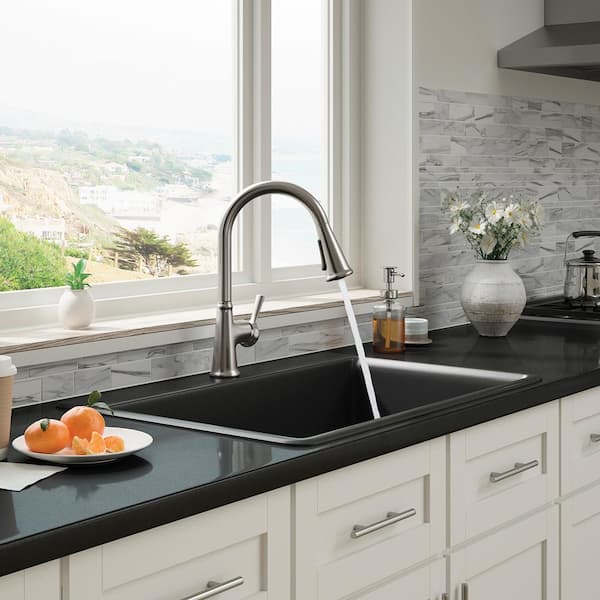 KOHLER Tyne Single-Handle Pull-Down Sprayer Kitchen Faucet in Vibrant Stainless