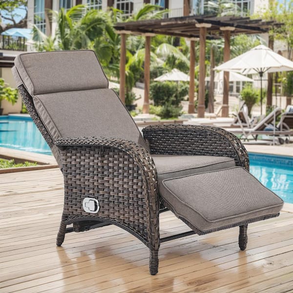moosprr Brown 1-Piece Wicker Outdoor Chaise Lounge with Gray Cushions and Flat Armrests