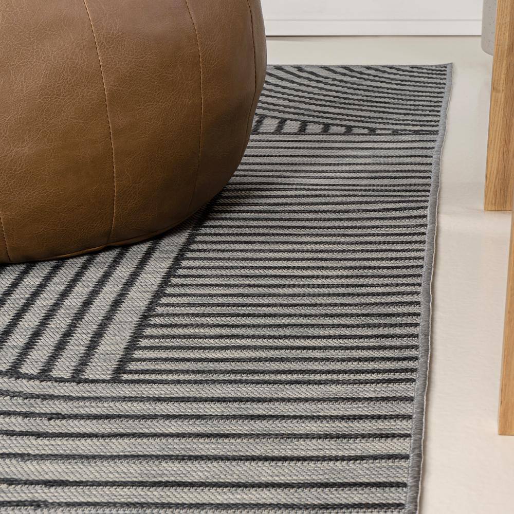 Zephyr Black and Cream Synthetic Stripe Reversible Rug 3' x 5'