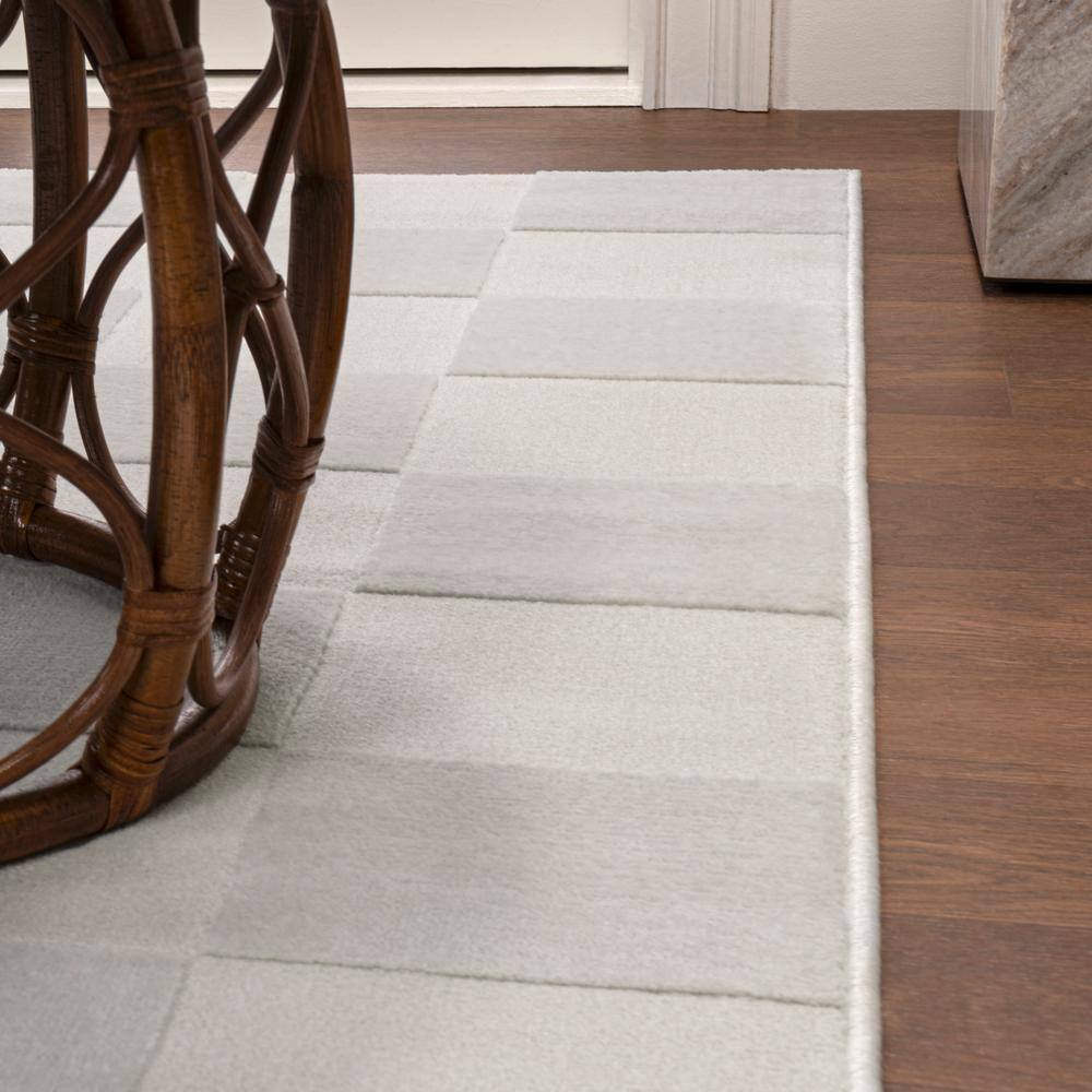 Thea White and Cream Geometric High-Low 3x5 Area Rug