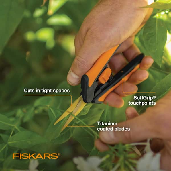 https://images.thdstatic.com/productImages/804cf217-6a16-4004-81ac-1b8ce9949fe1/svn/fiskars-pruning-shears-399242-1003-4f_600.jpg