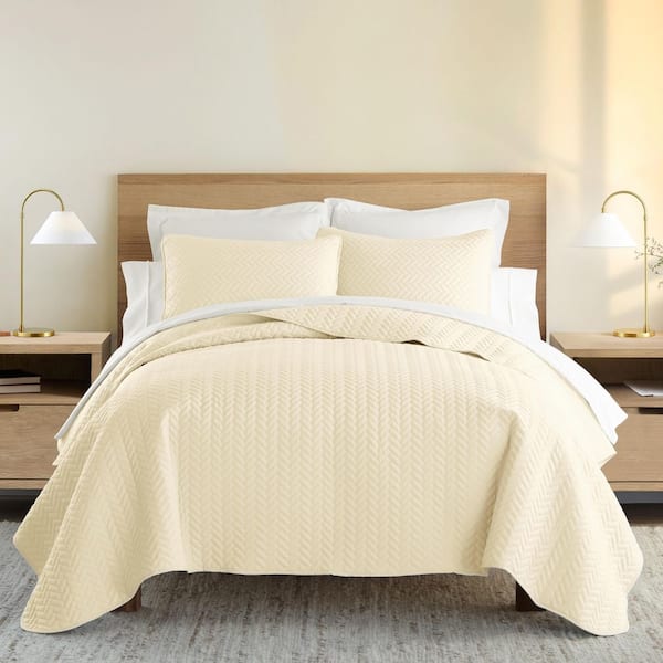 Herring Yellow Microfiber King Performance Quilted Coverlet Set