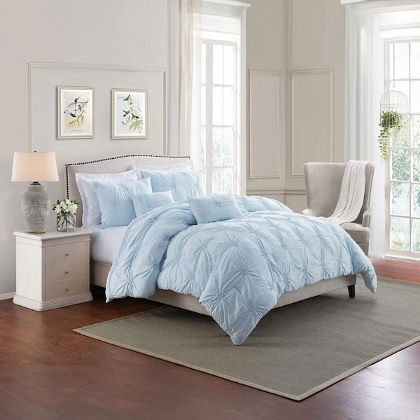 swift home Swift Home 2-Piece Blue Microfiber Twin/Twin XL Floral Pintuck Comforter Set