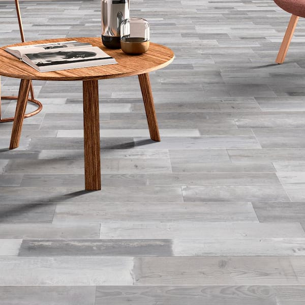 Sorento Platinum 12 MIL x 7 in. x 48 in. Waterproof Click Lock Vinyl Plank Flooring (19.02 sq. ft./case)