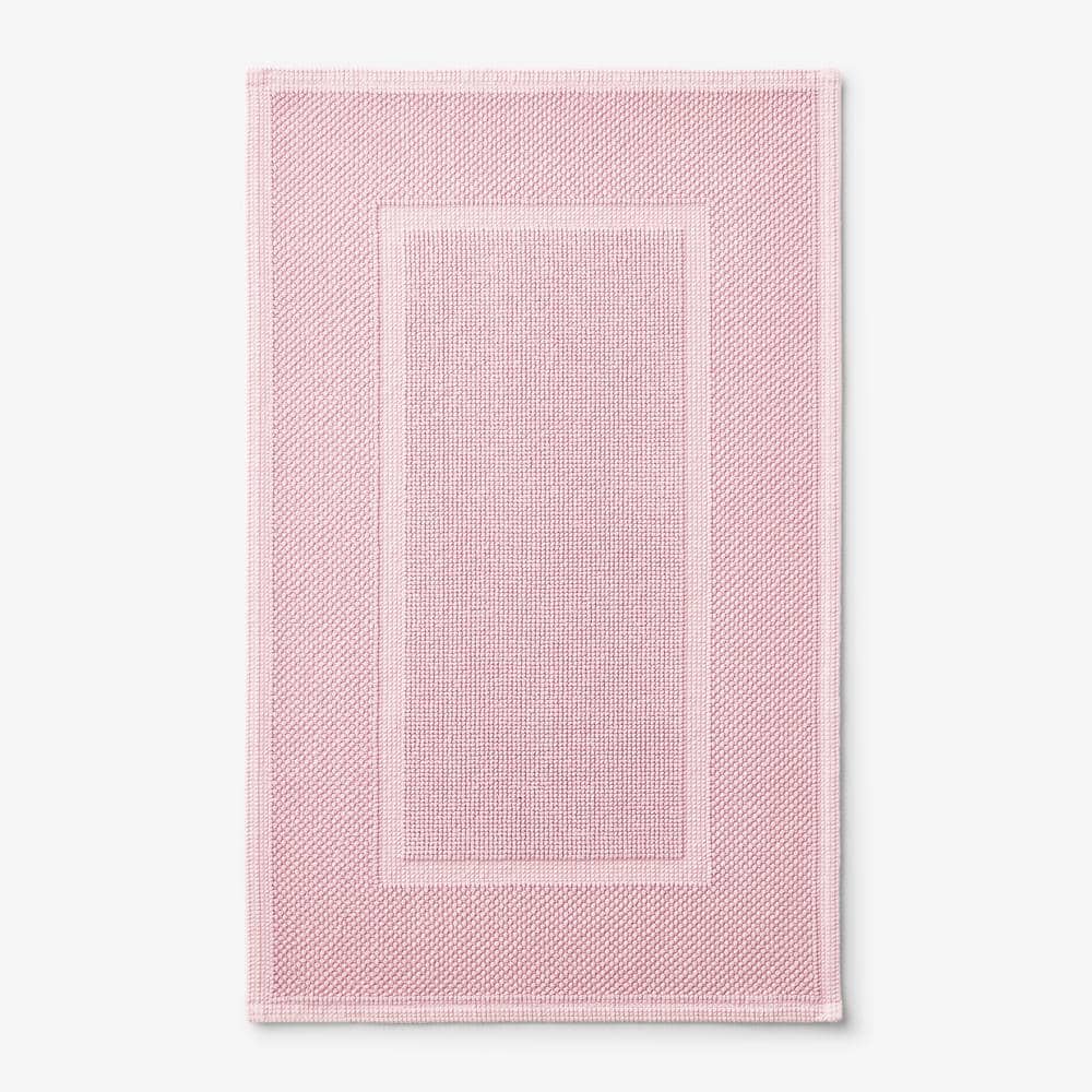 https://images.thdstatic.com/productImages/807811af-80ae-4416-88fb-2ab54b5ffd8a/svn/soft-pink-the-company-store-bathroom-rugs-bath-mats-59071-21x34-sft-pink-64_1000.jpg
