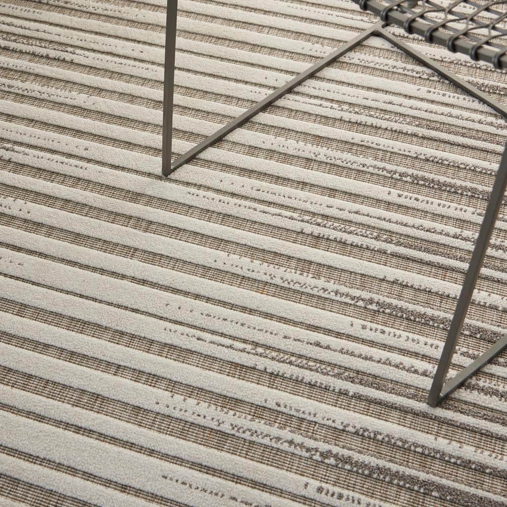 Calobra Light Grey Striped 4' x 6' Hand-Knotted Synthetic Rug