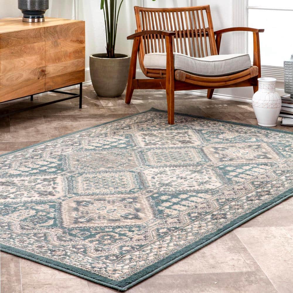 Becca Blue and Beige 4' x 6' Traditional Tiled Area Rug