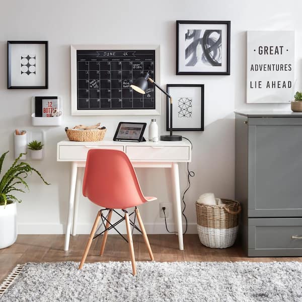 Amerlin White Wood Desk (39.37 in W. X 31.50 in H.)