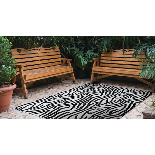 Foss Unbound Smoke Gray Ribbed 6 ft. x 8 ft. Indoor/Outdoor Area