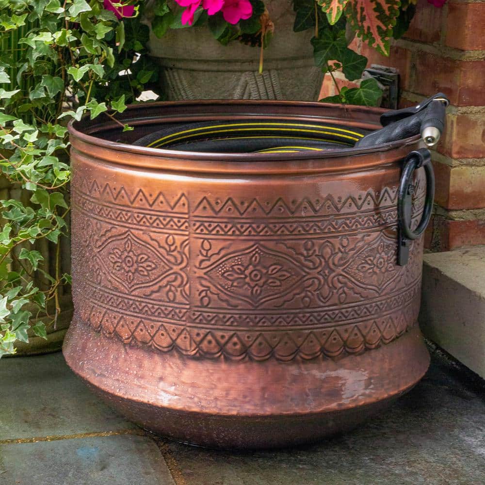 Antique Bronze Embossed Metal Hose Holder with Drain Holes