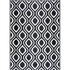 Venice Black White 5 ft. x 7 ft. Reversible Recycled Plastic Indoor/Outdoor Area Rug