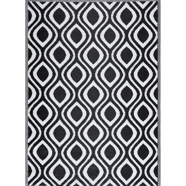 PLAYA RUG Venice Black White 6 ft. x 9 ft. Reversible Recycled Plastic Indoor/Outdoor Area Rug-Floor Mat
