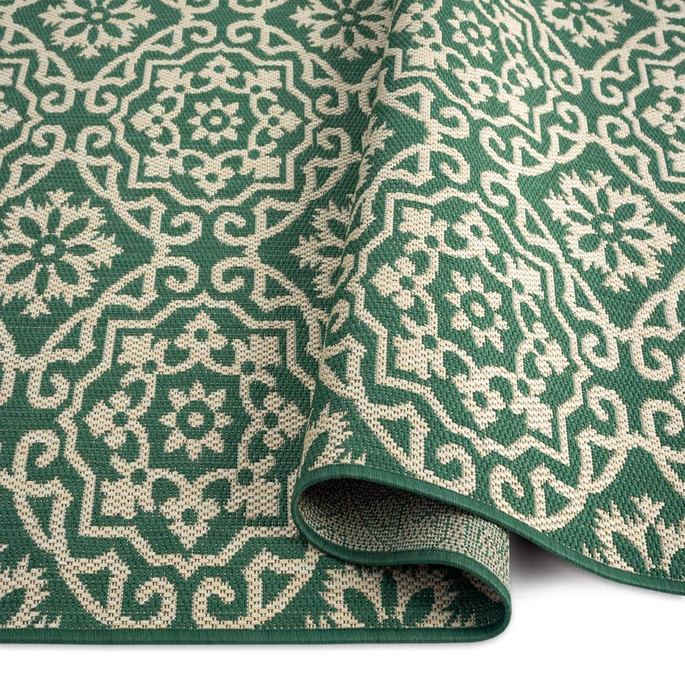 Green and Beige Geometric Synthetic 8' x 10' Reversible Area Rug
