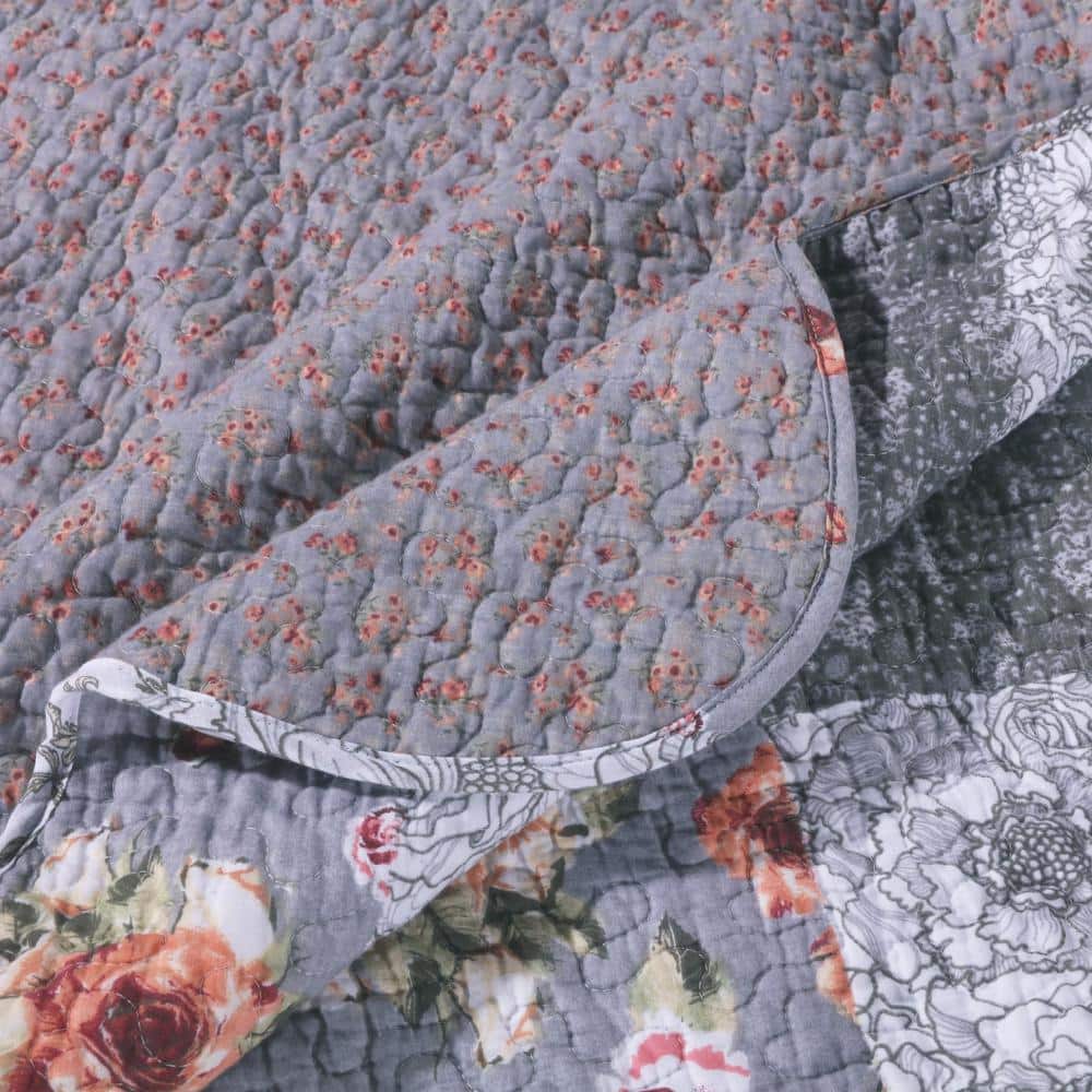 Giulia Gray and White King Microfiber Reversible Quilt Set