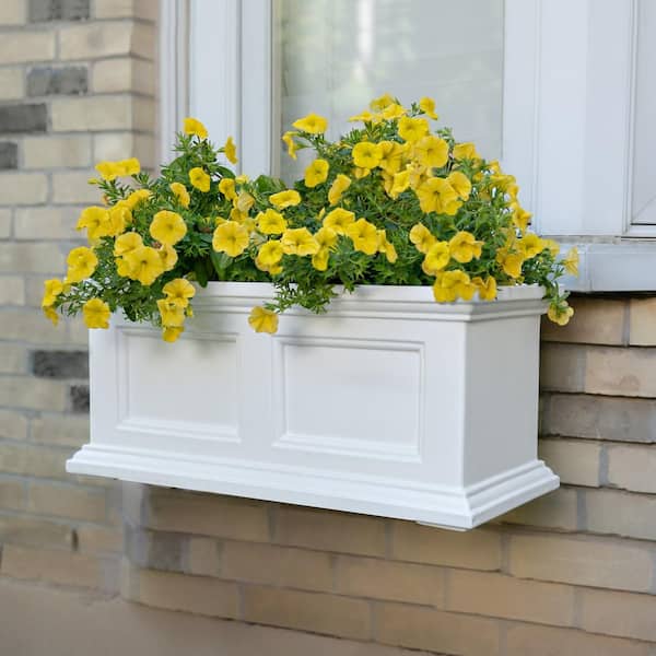 Fairfield 24 in x 11 in. Self-Watering White Plastic Polyethylene Window Box