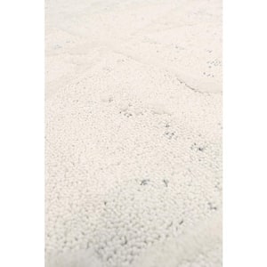 Sutton Ivory 5 ft. x 8 ft. Geometric Polypropylene and Polyester Area Rug