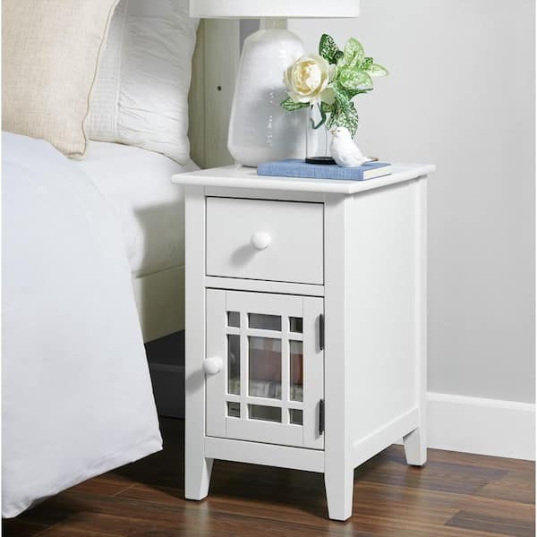 Picket House Furnishings Kian White Side Table (24 H x 14 W x 18 D)