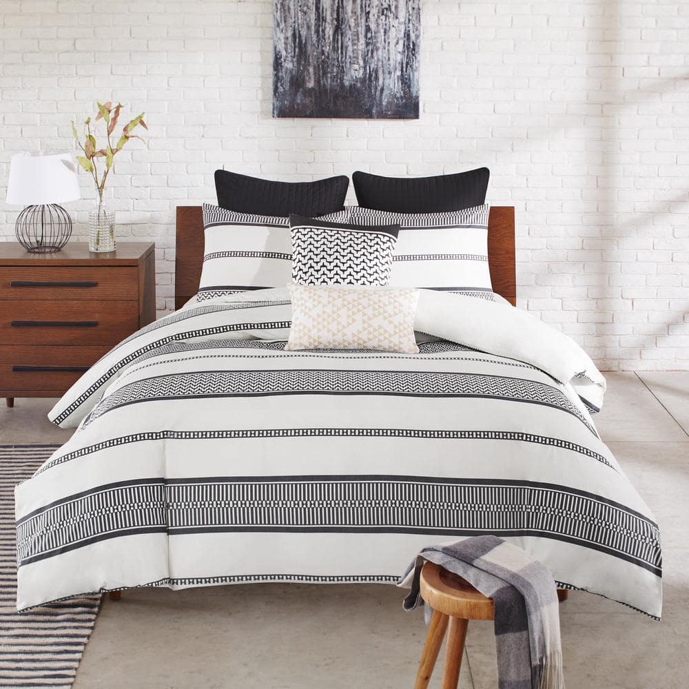 INK+IVY Camila Black 26 in. x 26 in. Cotton Quilted Euro Sham II11593