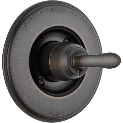 Delta Linden 4 in. Centerset 2-Handle Bathroom Faucet with Metal Drain ...