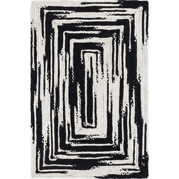 Unique Loom Braided Chindi Black/White 4 ft. x 6 ft. Area Rug
