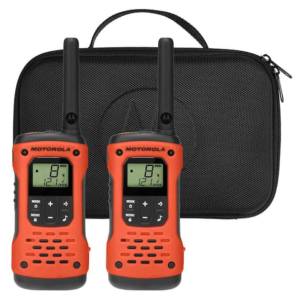 MOTOROLA SOLUTIONS T605_H2O 35 Mile Range Rechargeable Waterproof 2-Way Radio with Carrying Case and Charger