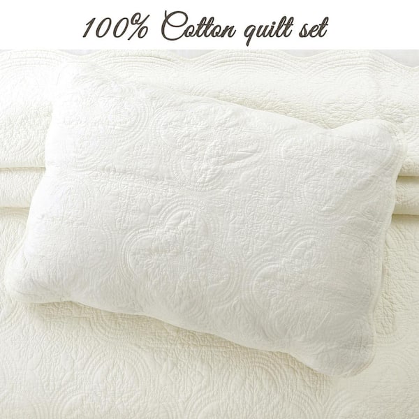 Victorian Medallion Matelasse Pure Solid 3-Piece Off White Scalloped Edge  Cotton King Quilt Bedding Set