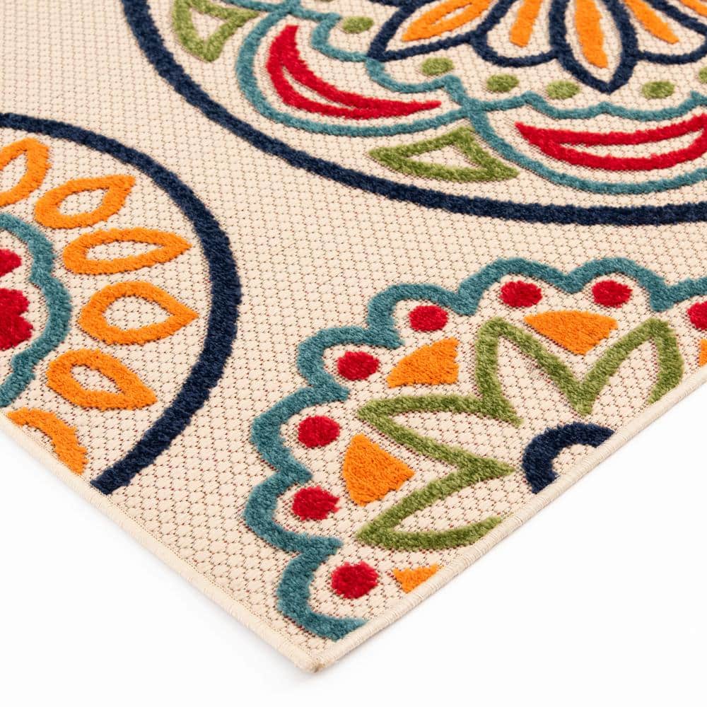Cream Multicolor Medallion Woven Polypropylene Outdoor Area Rug 2'2" x 3'