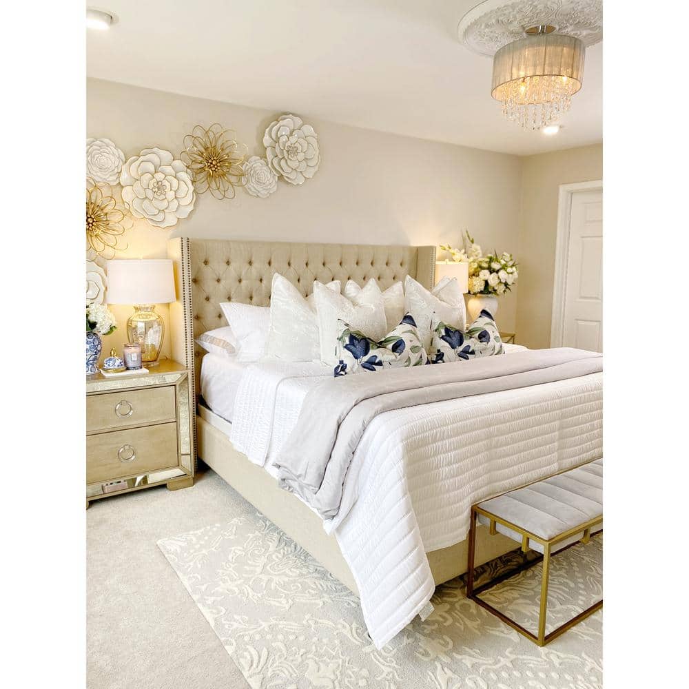 Light Grey and Ivory Floral Wool Tufted Area Rug 5' x 8'