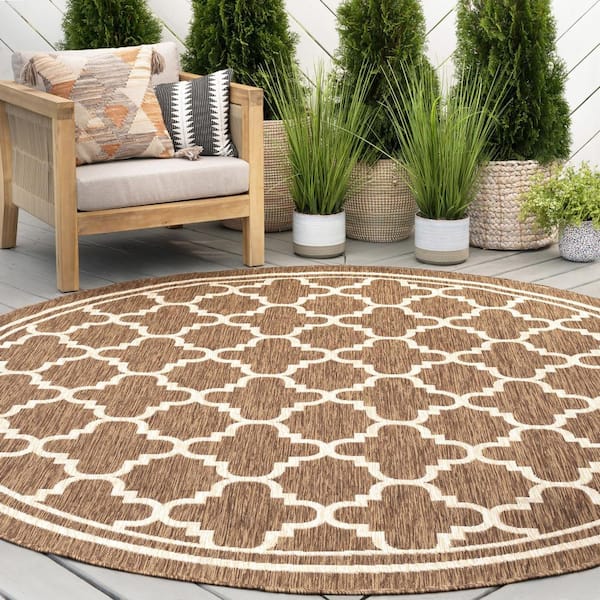 Eco Geometric Gold 6 ft. Round Indoor/Outdoor Area Rug