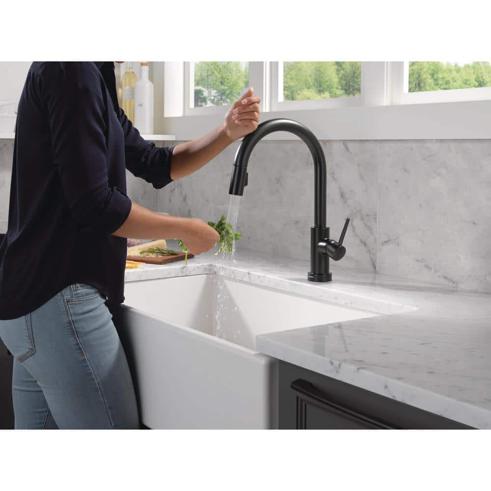 Matte Black Touchless Kitchen Faucet with Pull-out Spray