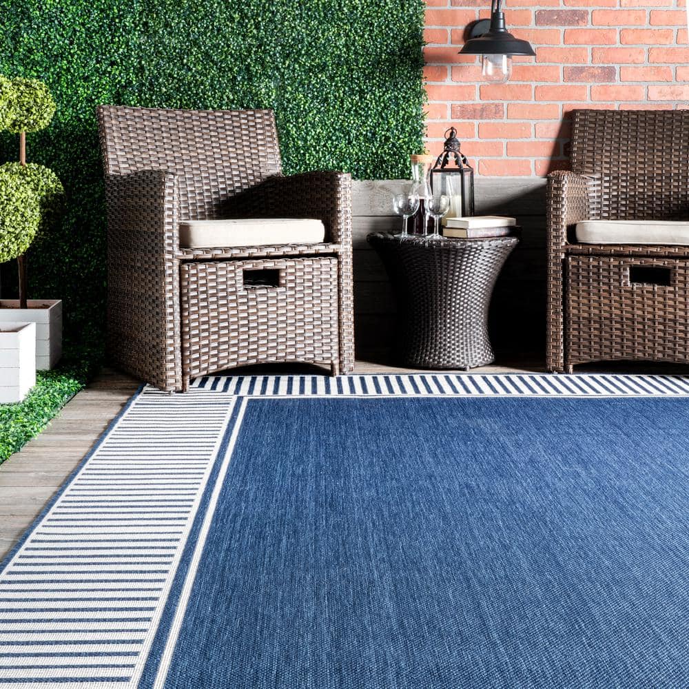 Navy and White Striped Synthetic Indoor/Outdoor Rug