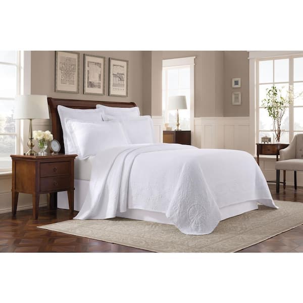 Royal Heritage Home Williamsburg Abby White Solid Full Coverlet