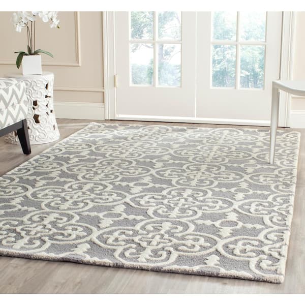 Cambridge Silver/Ivory 12 ft. x 16 ft. Medallion Geometric Area Rug