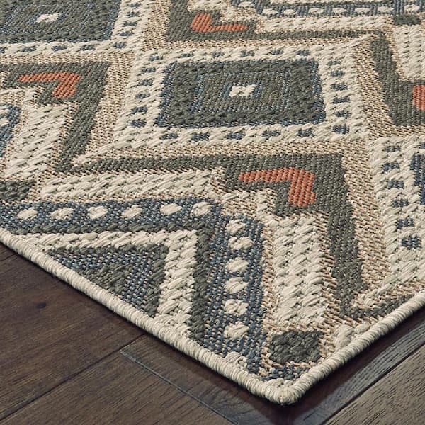 Gray 7 ft. x 9 ft. Loomed Polypropylene Rectangle Indoor/Outdoor Area Rug