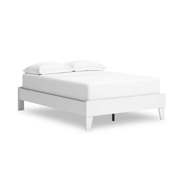 Hallityn White Full Platform Bed