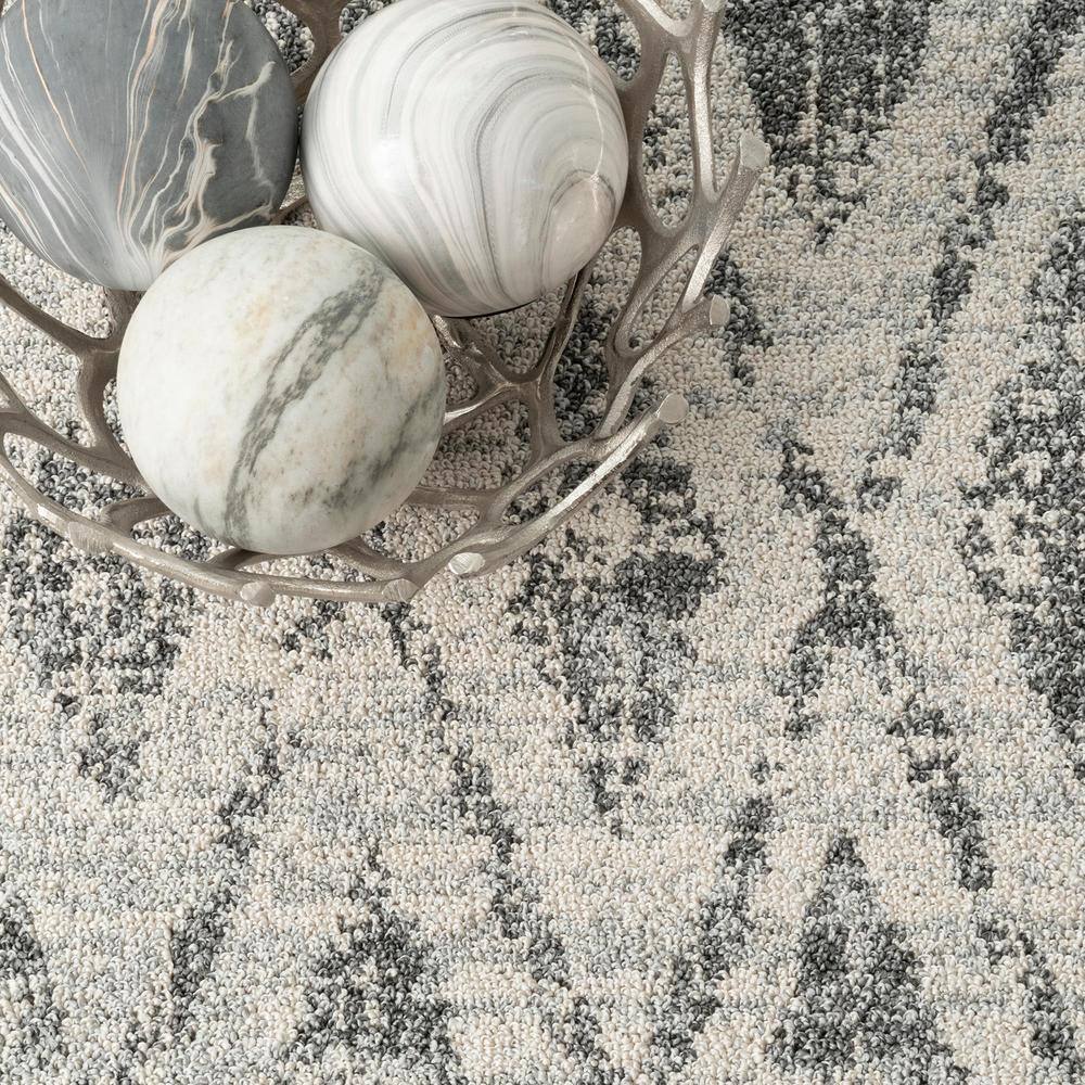 Gray Geometric Easy Care Synthetic Indoor/Outdoor Rug 4' x 6'