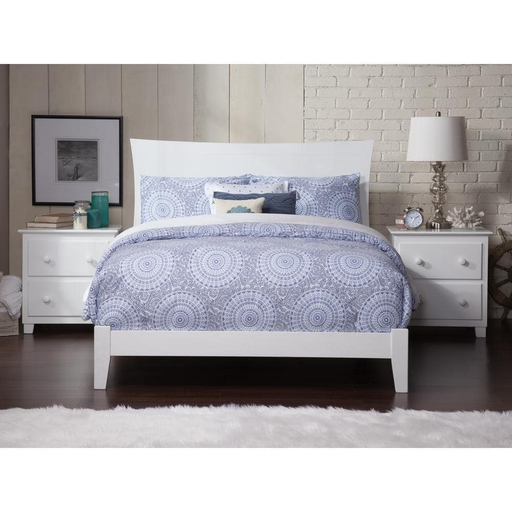 Metro Chic Full Double White Painted Rubberwood Bed with Headboard