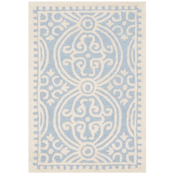 SAFAVIEH Cambridge Light Blue/Ivory Doormat 2 ft. x 3 ft. Geometric Medallion Area Rug