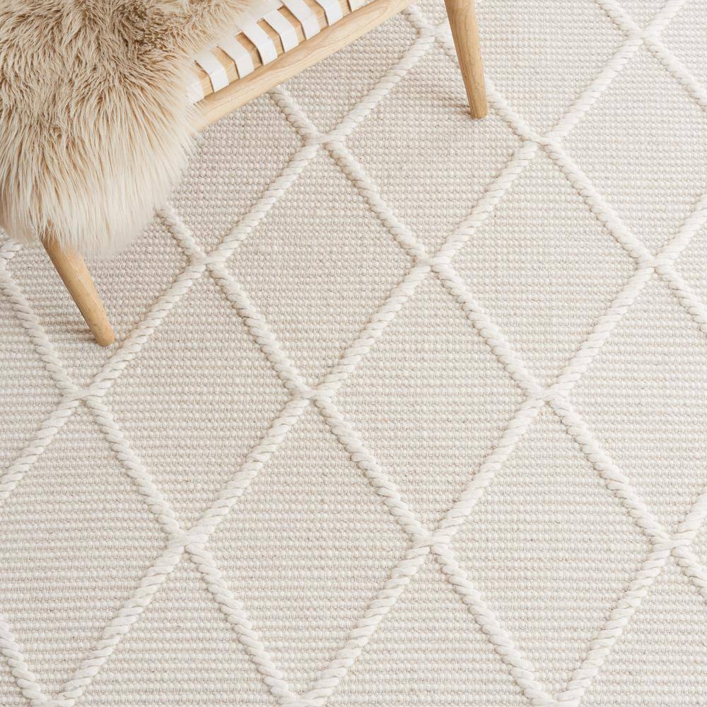 Ivory Geometric Handwoven Wool and Cotton Area Rug, 8' x 10'