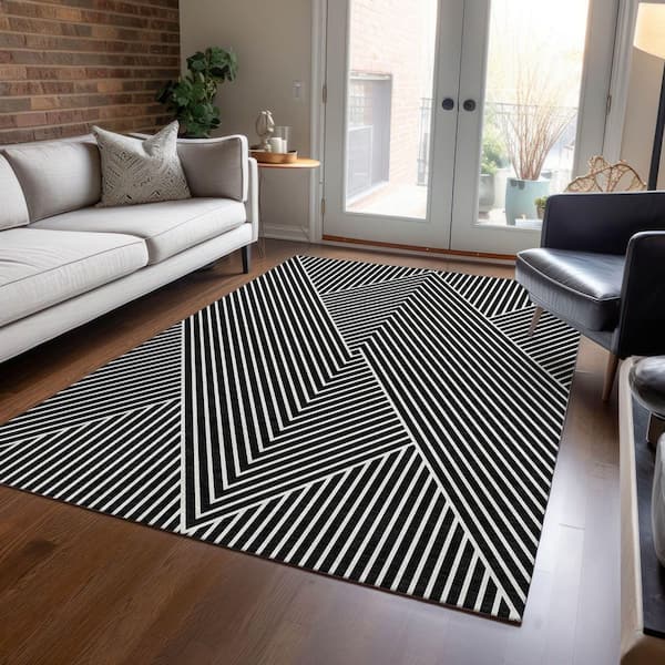 Chantille Machine Washable Indoor/Outdoor Abstract ACN937 Black 2 ft. 6 in. x 3 ft. 10 in. Area Rug